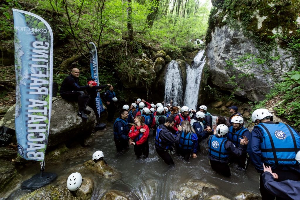 Mastering the First Impression: Your intriguing post title goes here conection-397